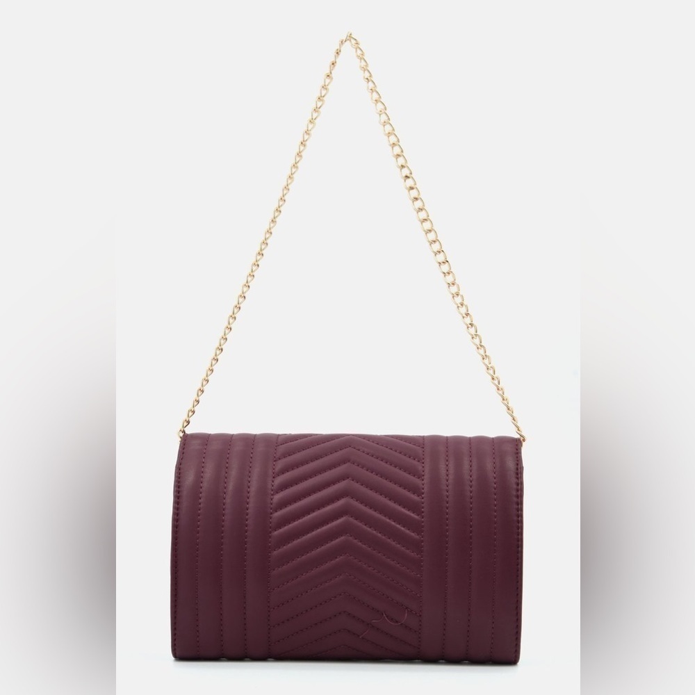 Badgley Mischka Quilted Crossbody Gold Tone Chain - Picture 2 of 3